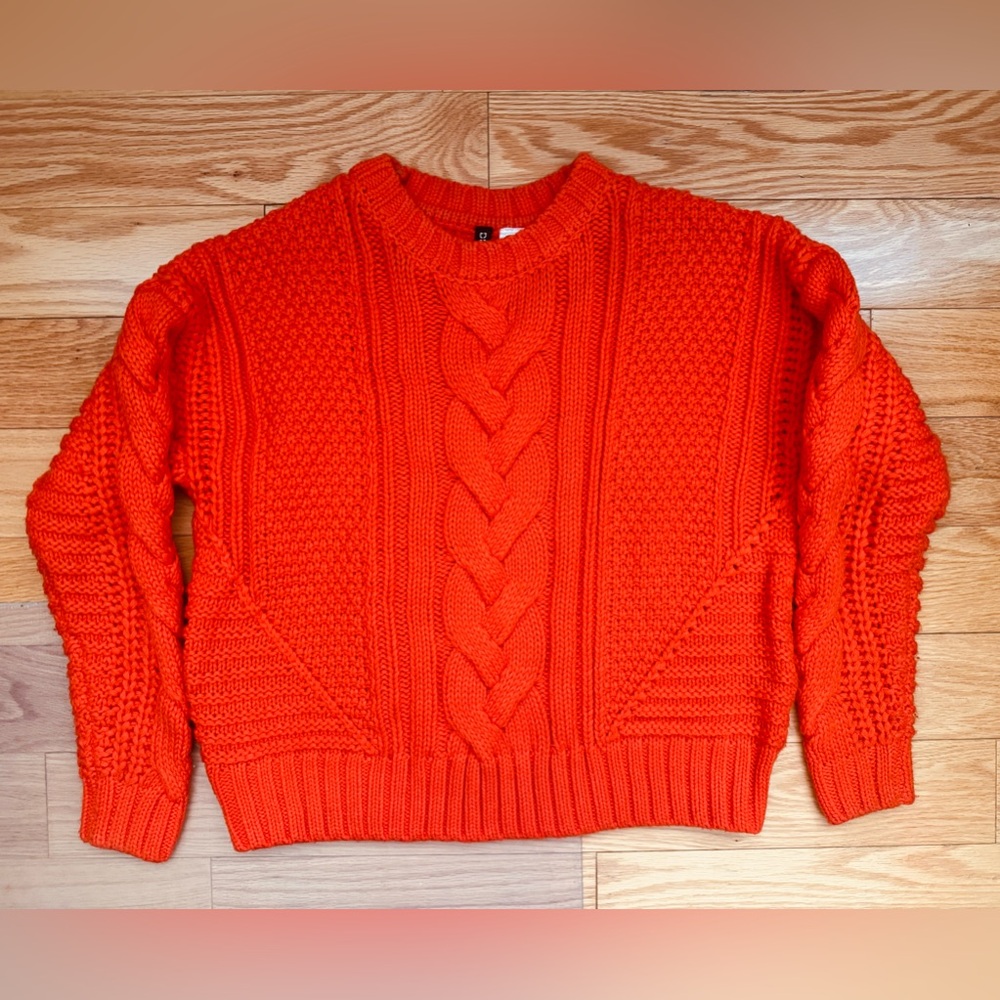 Divided by H&M sweater size XS